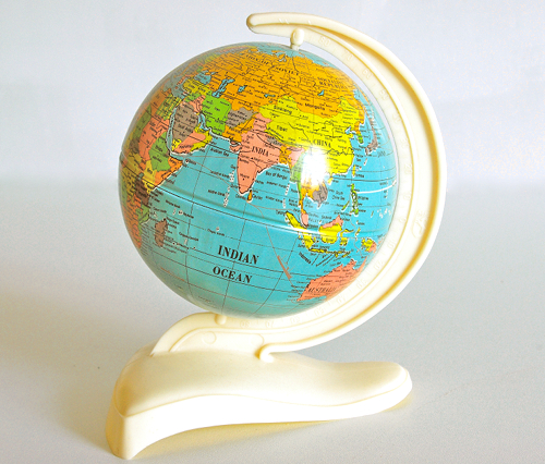 Petite mappemonde vintage