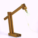 Lampe artisanale articul�e en bois