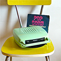 mange-disque vintage, marque Penny, vert d'eau.