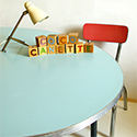 Table vintage d'�cole maternelle.