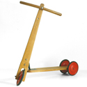 Ancienne trottinette en bois